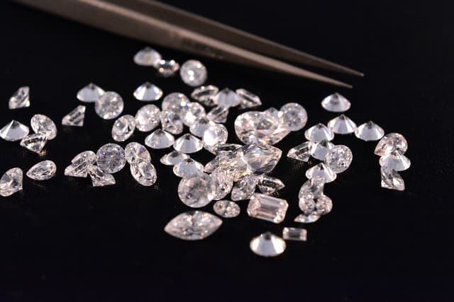 Diamonds from UAE, USA, Asia and Africa